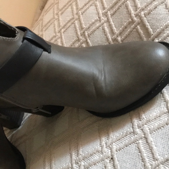 XOXO grey/brown booties - Picture 5 of 8